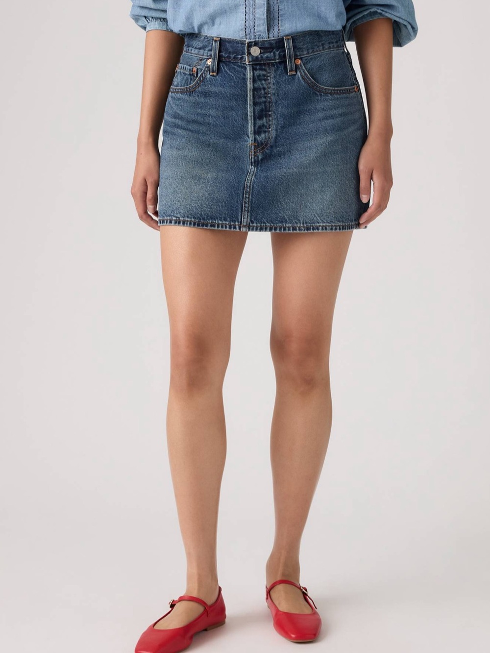 Levi’s Icon Skirt size 30 dark wash